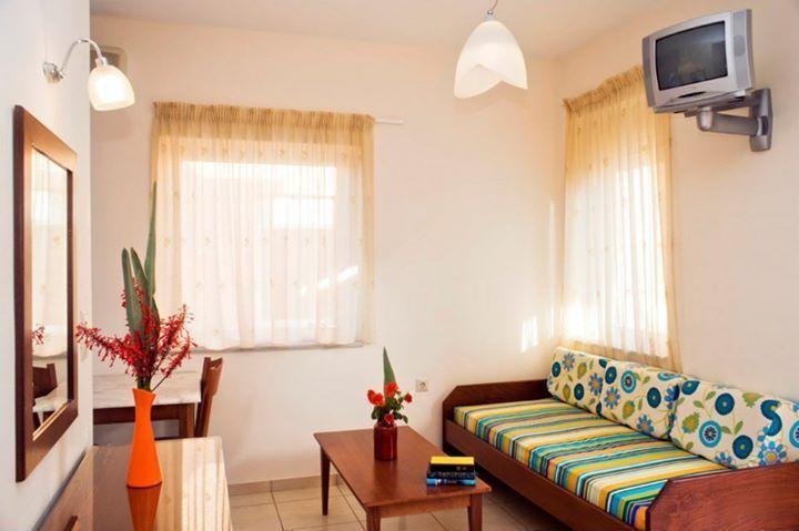Alfa Hotel Apartments Jeráni Haníon Szoba fotó
