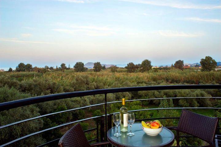 Alfa Hotel Apartments Jeráni Haníon Kültér fotó