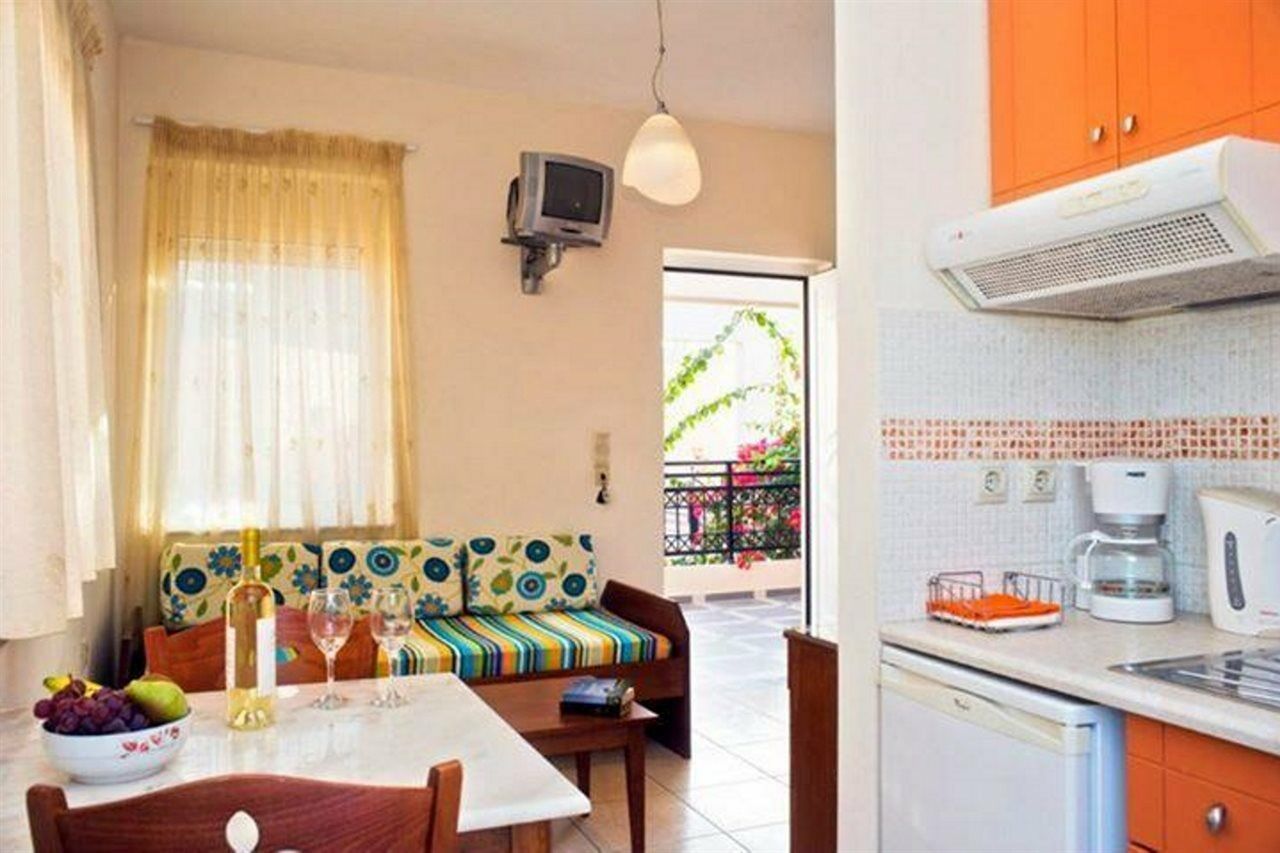 Alfa Hotel Apartments Jeráni Haníon Kültér fotó