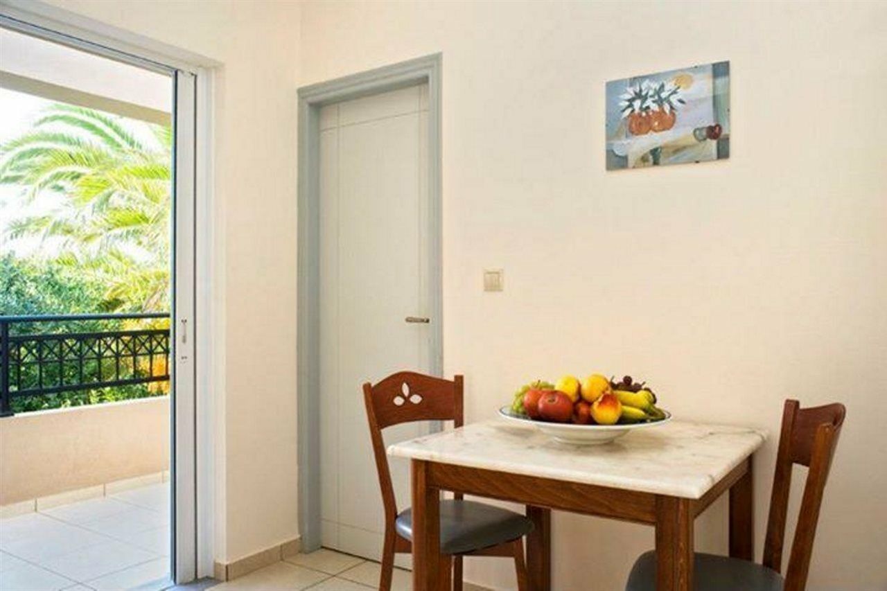 Alfa Hotel Apartments Jeráni Haníon Kültér fotó